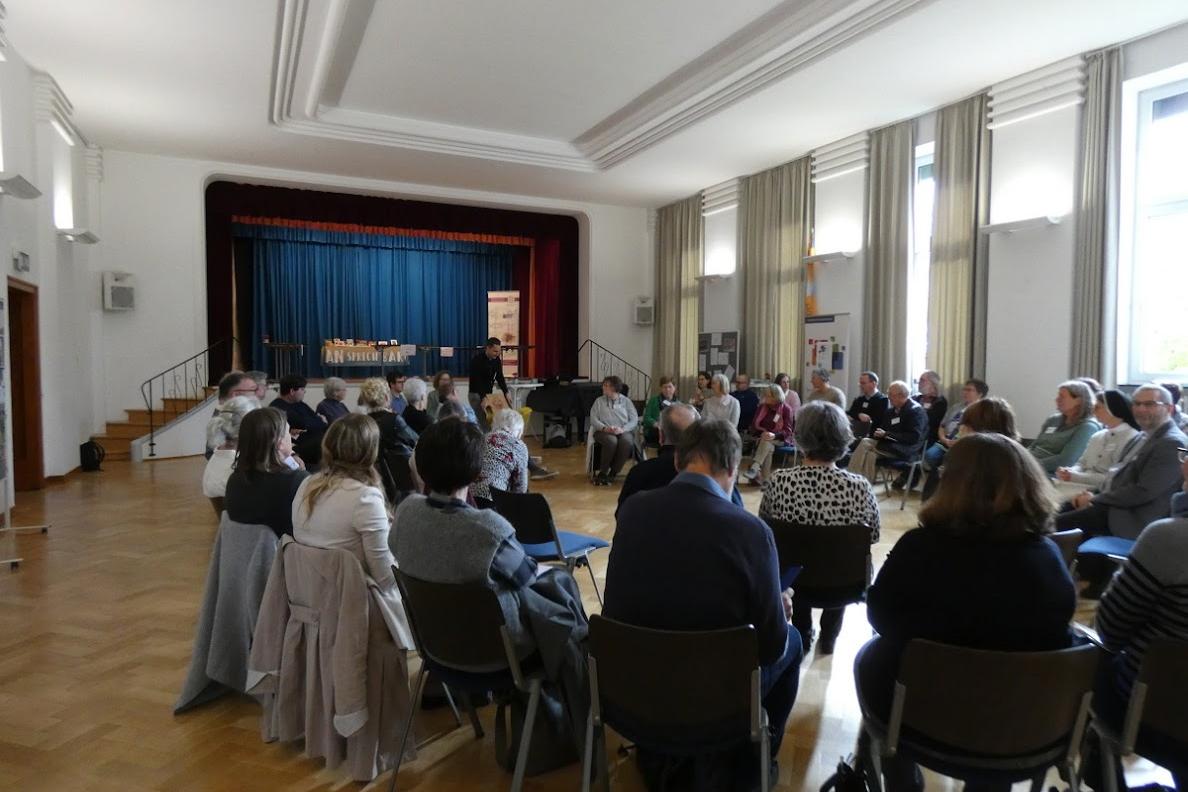 Plenum der Synodalversammlung im Kloster Kühr