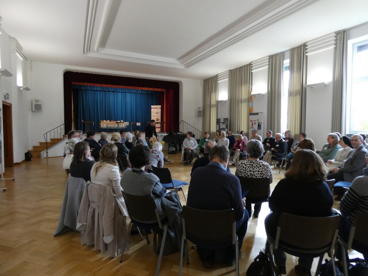 Plenum der Synodalversammlung im Kloster Kühr